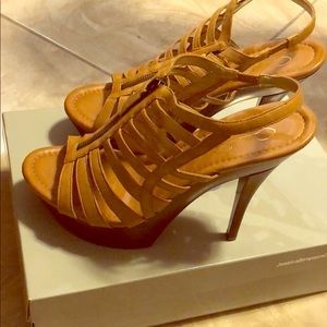 Jessica Simpson Honey Gobow Heel